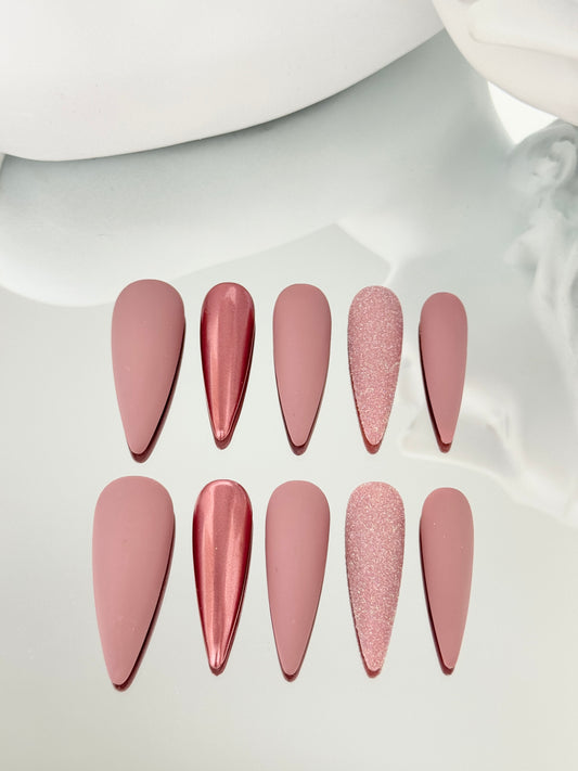 Superlong stiletto nails pink
