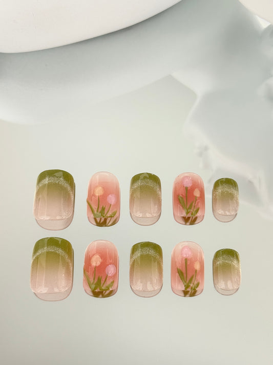 Short square oval tulip nails green