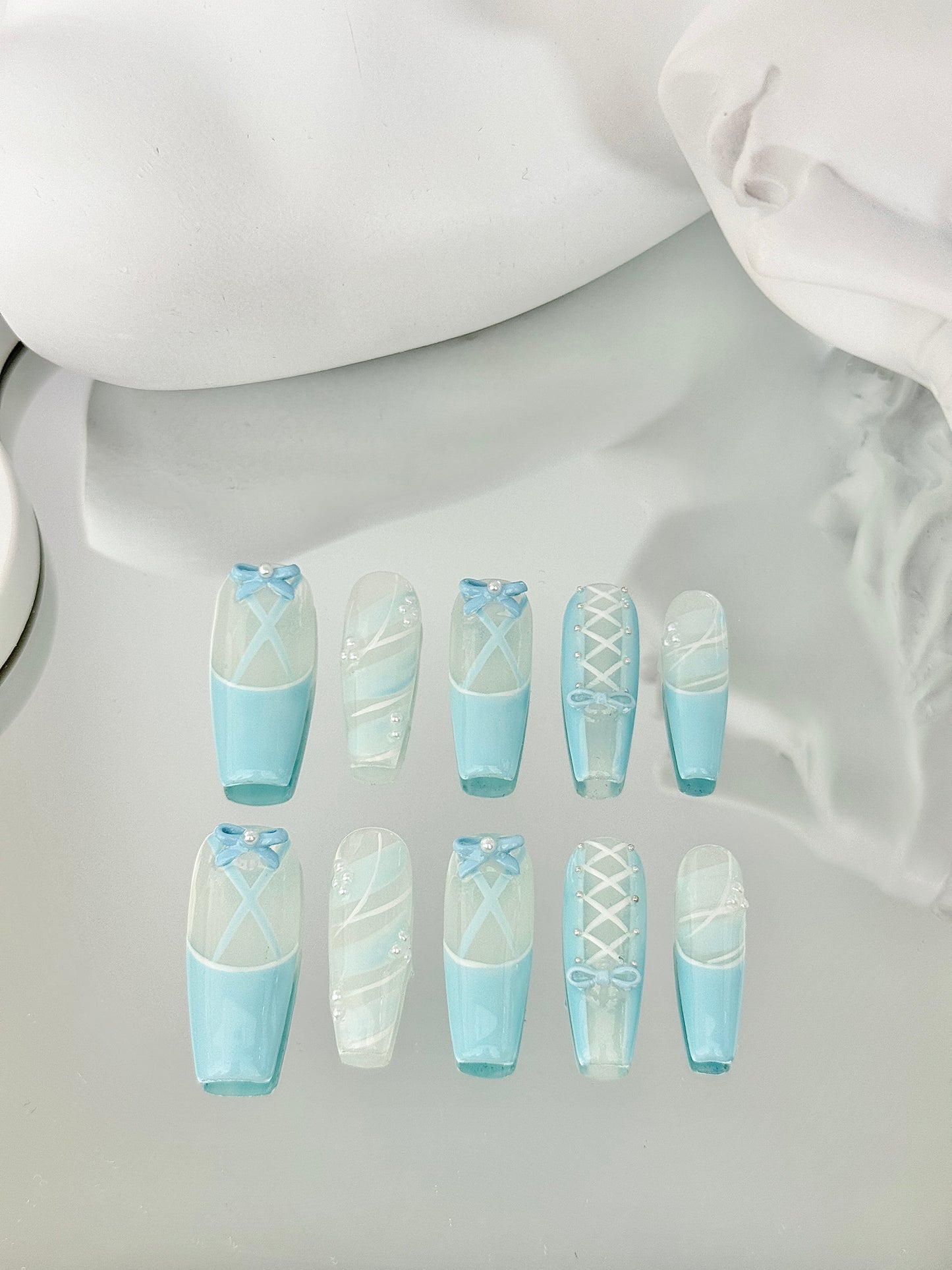 Long coffin coquette nails blue