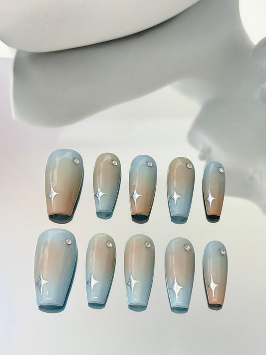 Long coffin gradient nails blue grey